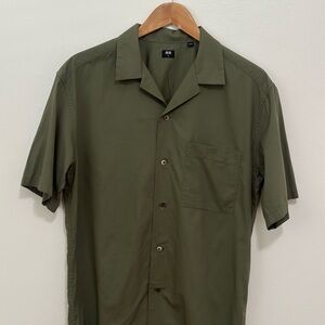 Uniqlo Dark Green Casual Button Down Shirt